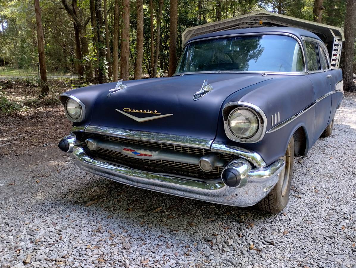 Chevrolet-sedan-1957-blue-7