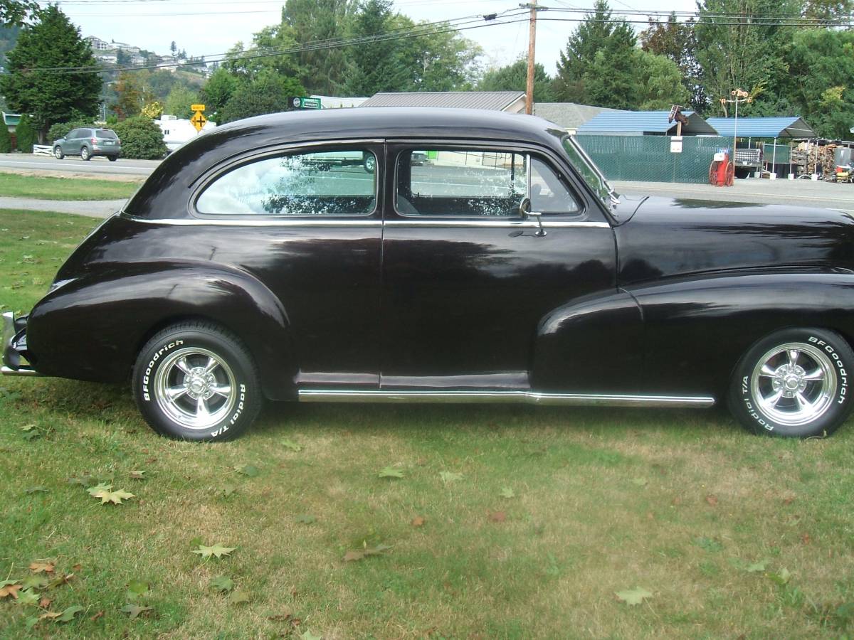 Chevrolet-sedan-2-door-1948-black-2