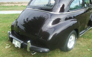 Chevrolet-sedan-2-door-1948-black-3