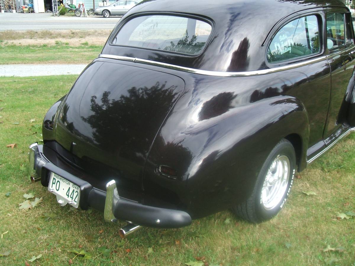 Chevrolet-sedan-2-door-1948-black-3