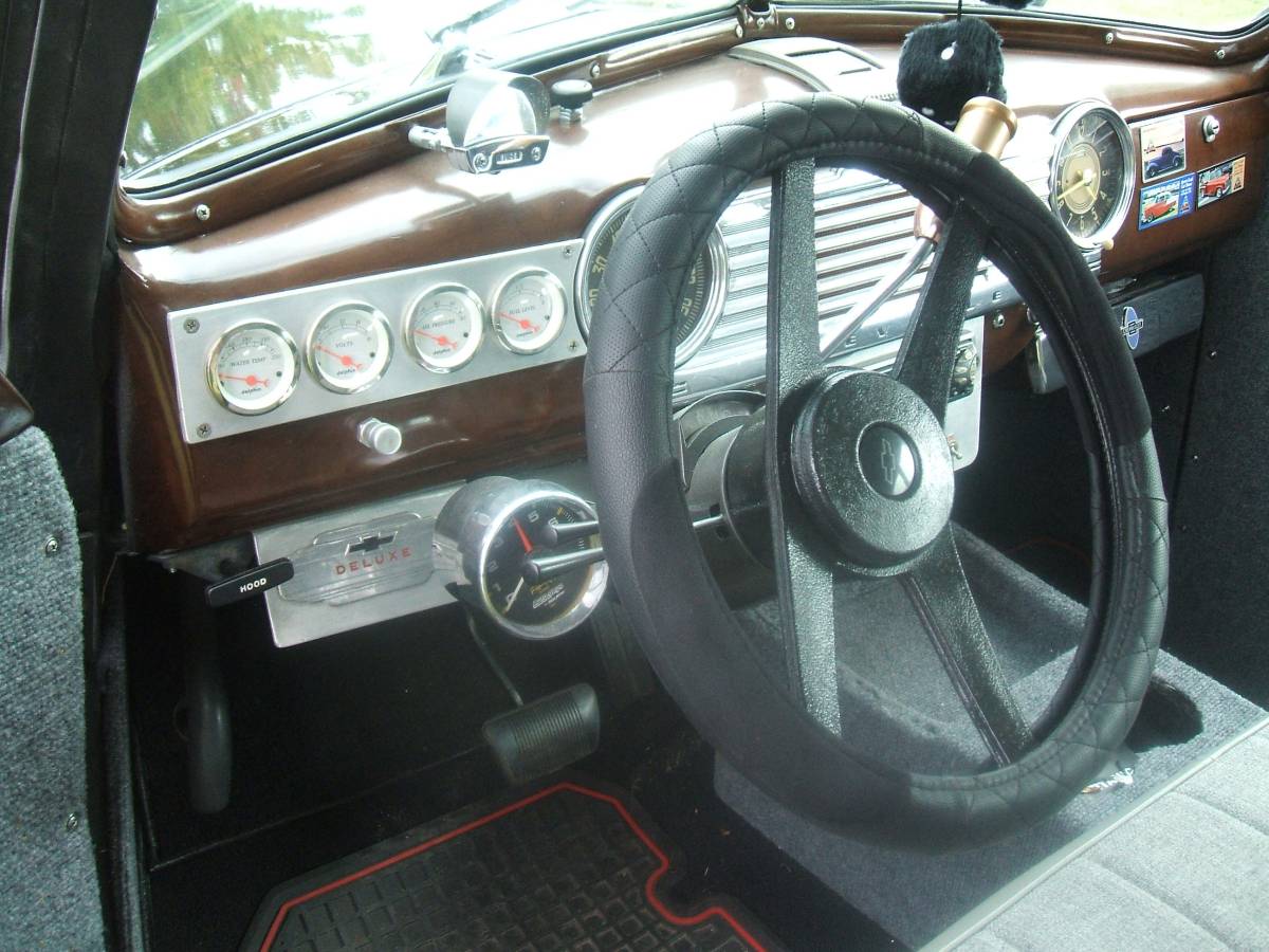 Chevrolet-sedan-2-door-1948-black-5