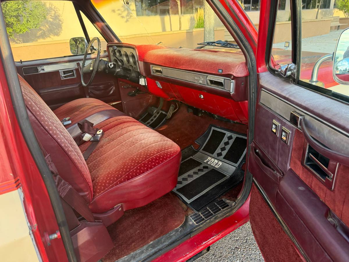 Chevrolet-silverado-1500-1982-red-8