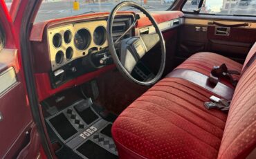 Chevrolet-silverado-1500-1982-red-9