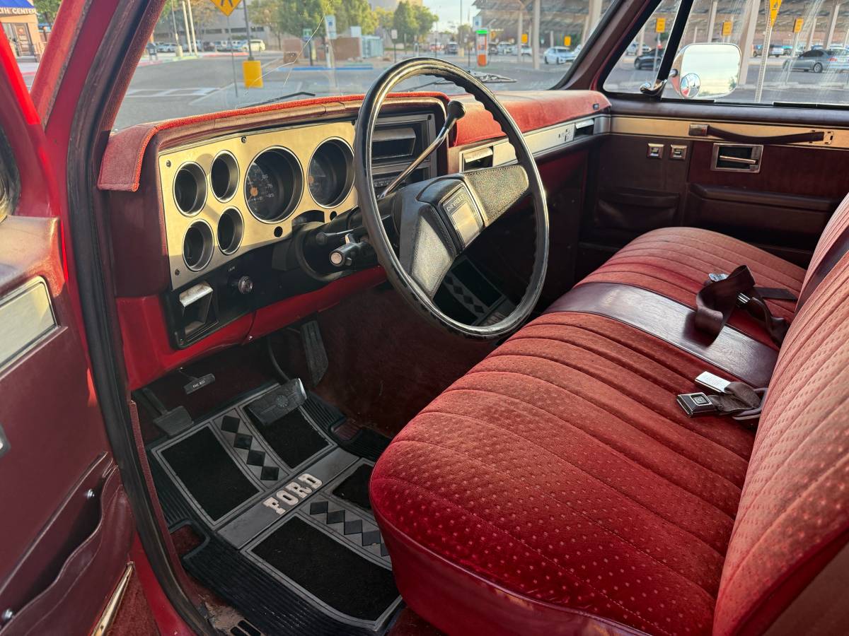 Chevrolet-silverado-1500-1982-red-9