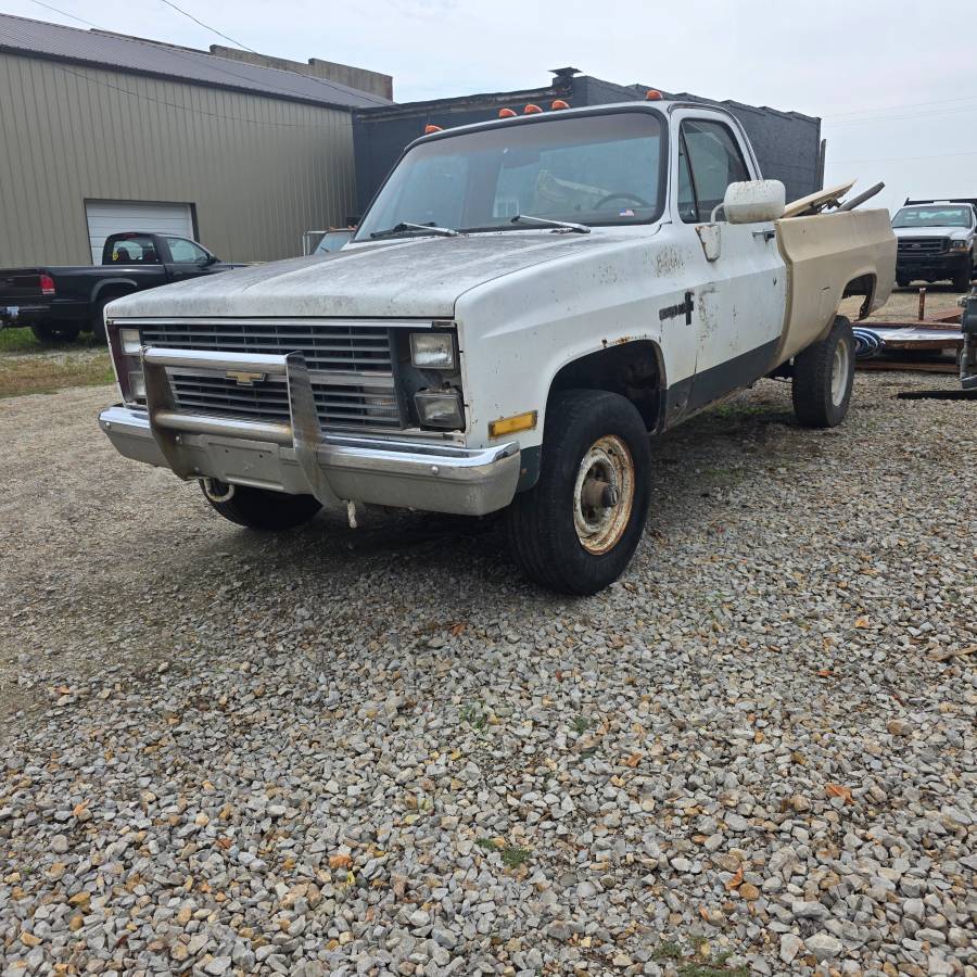 Chevrolet-silverado-1500-1983-2