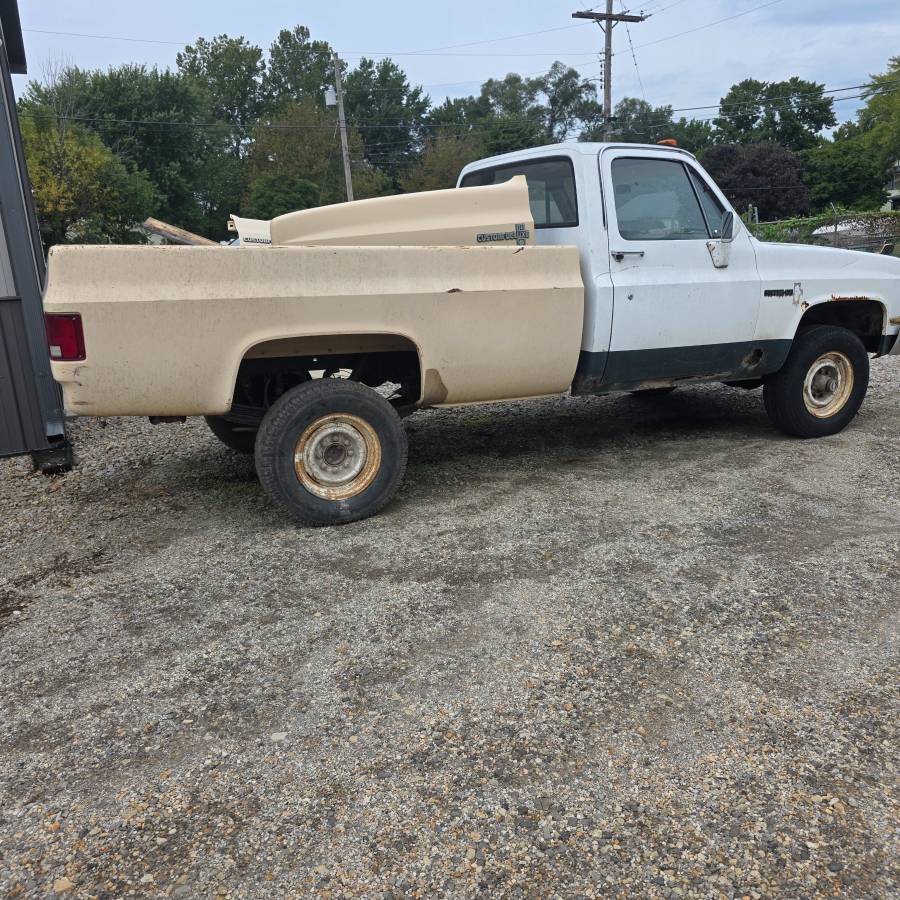 Chevrolet-silverado-1500-1983-4