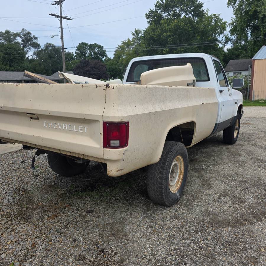 Chevrolet-silverado-1500-1983-8