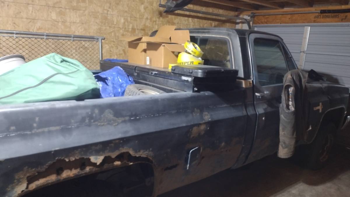 Chevrolet-silverado-1500-1983-blue-1