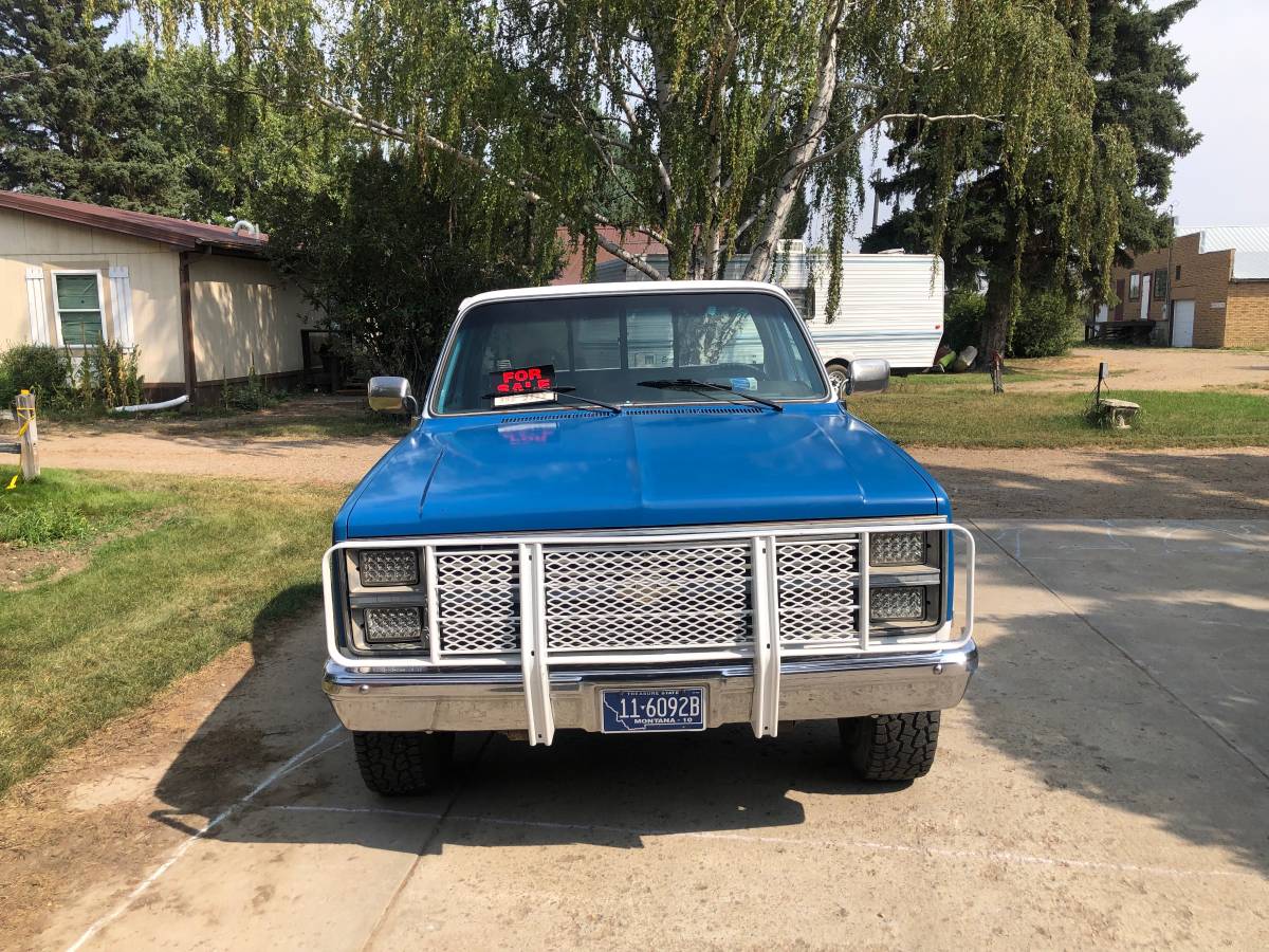 Chevrolet-silverado-1500-1984-blue-1