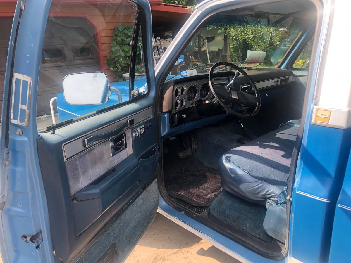 Chevrolet-silverado-1500-1984-blue-4