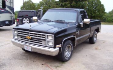 Chevrolet-silverado-1500-1985-4