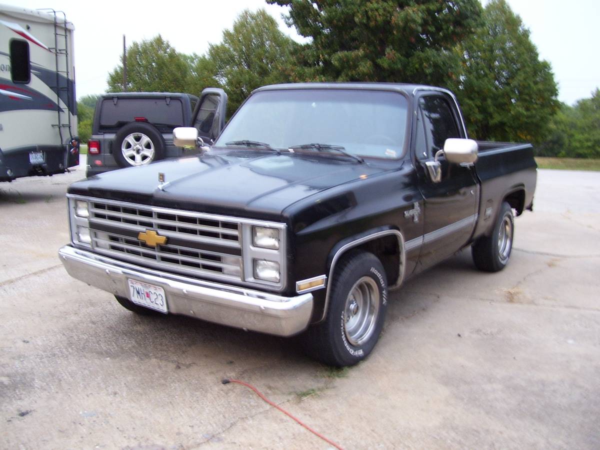 Chevrolet-silverado-1500-1985-4