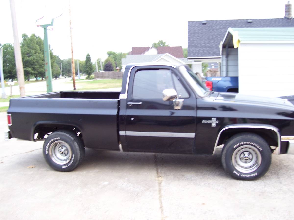 Chevrolet-silverado-1500-1985-6