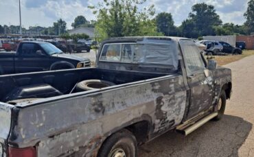 Chevrolet-silverado-1500-1986-grey-3
