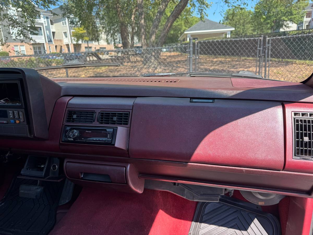 Chevrolet-silverado-1500-1990-black-18