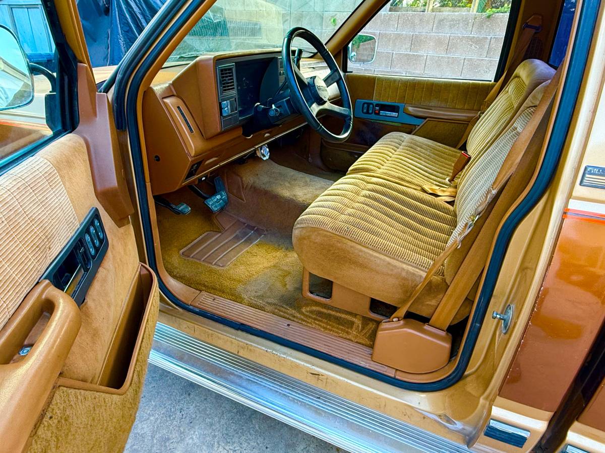 Chevrolet-silverado-1500-1991-brown-1