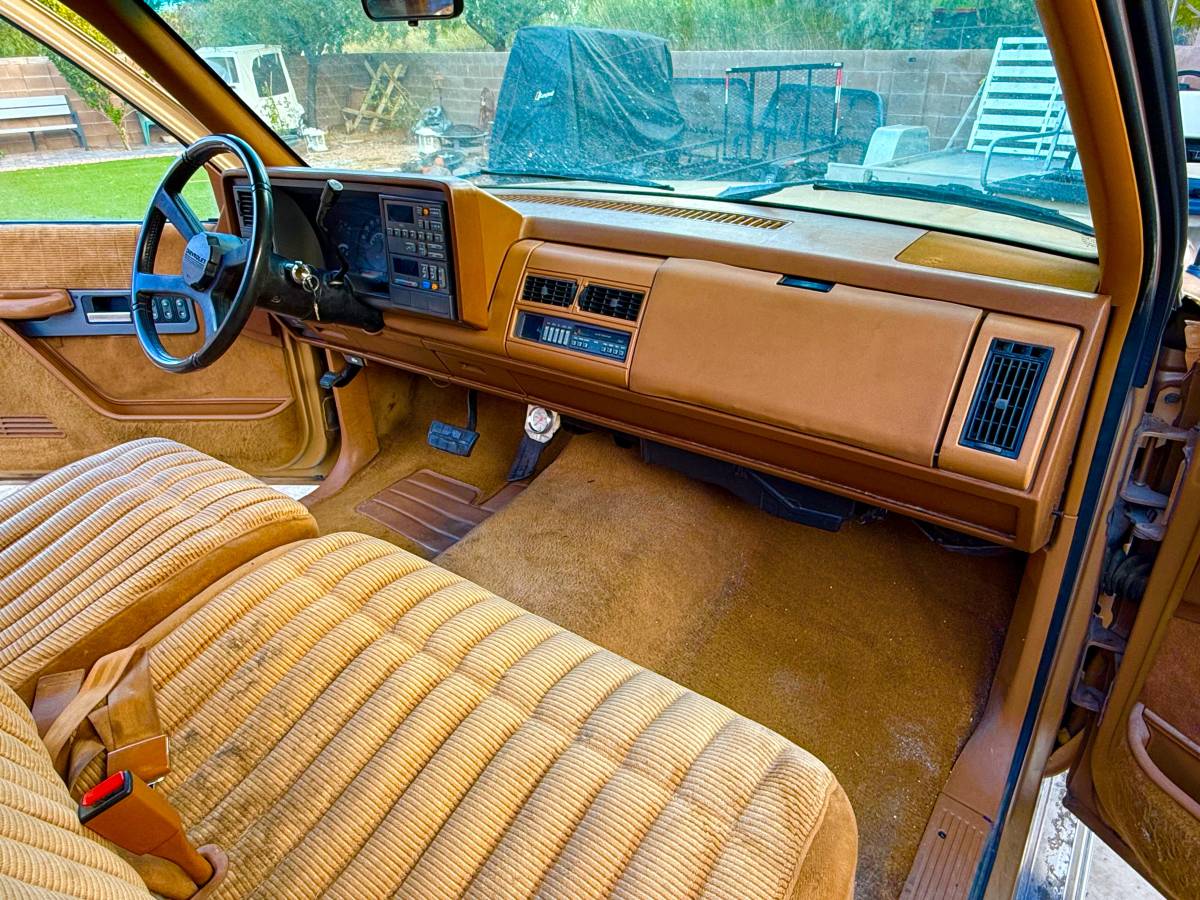 Chevrolet-silverado-1500-1991-brown-2