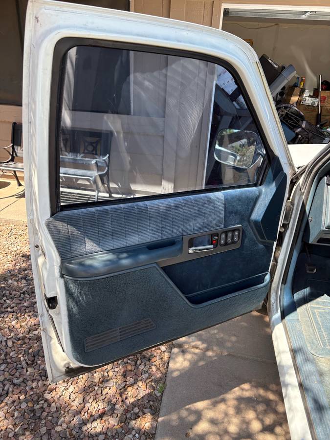 Chevrolet-silverado-1500-1991-white-1