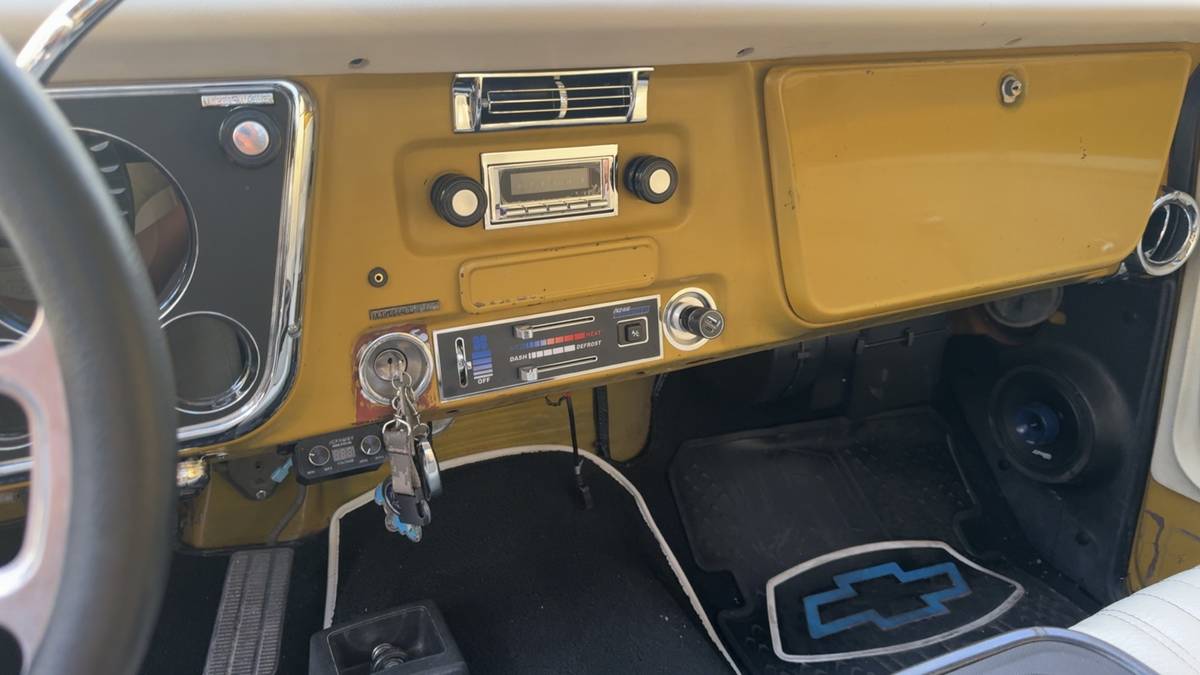 Chevrolet-silverado-1972-yellow-11