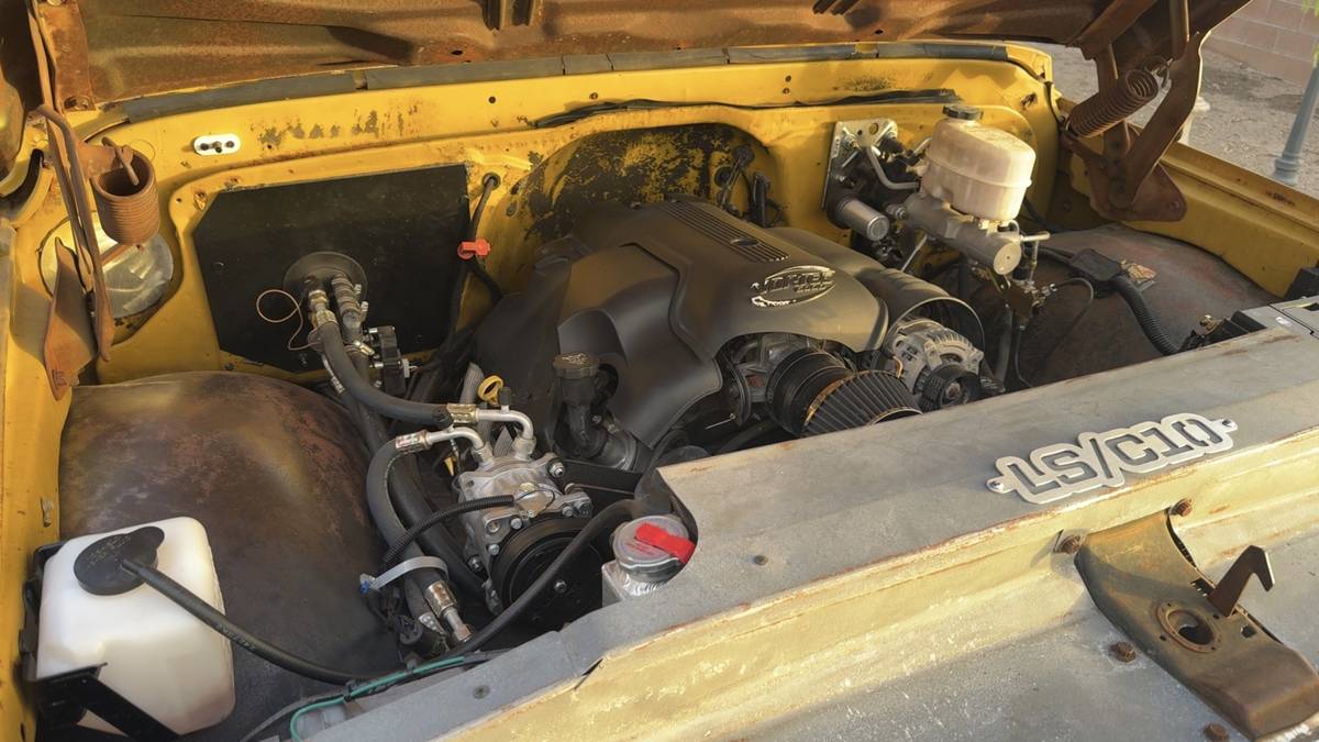 Chevrolet-silverado-1972-yellow-5