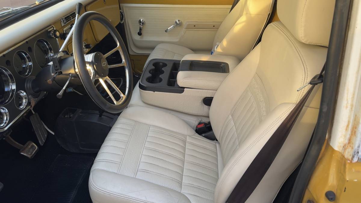 Chevrolet-silverado-1972-yellow-8