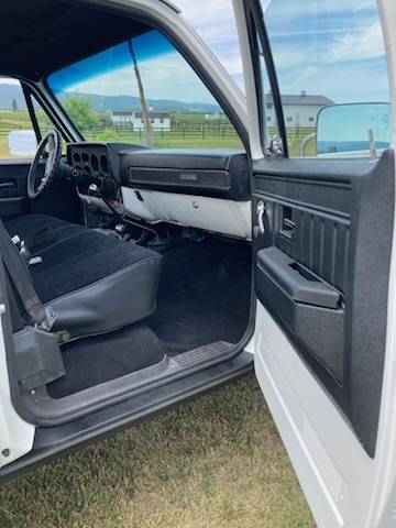 Chevrolet-silverado-1977-white-2