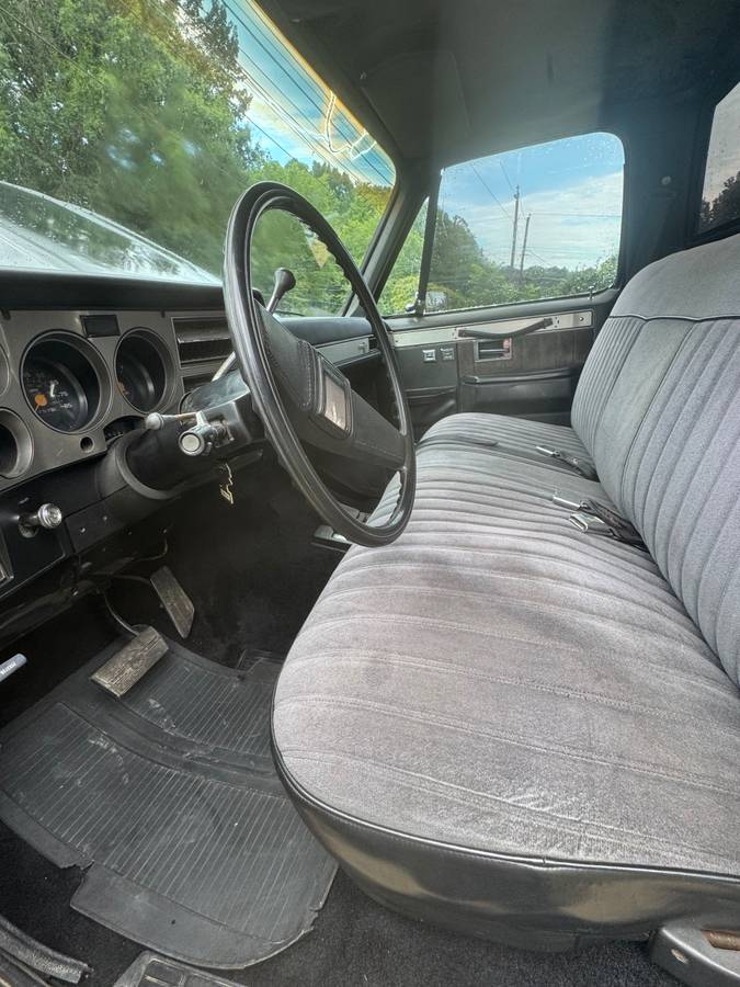 Chevrolet-silverado-1984-1