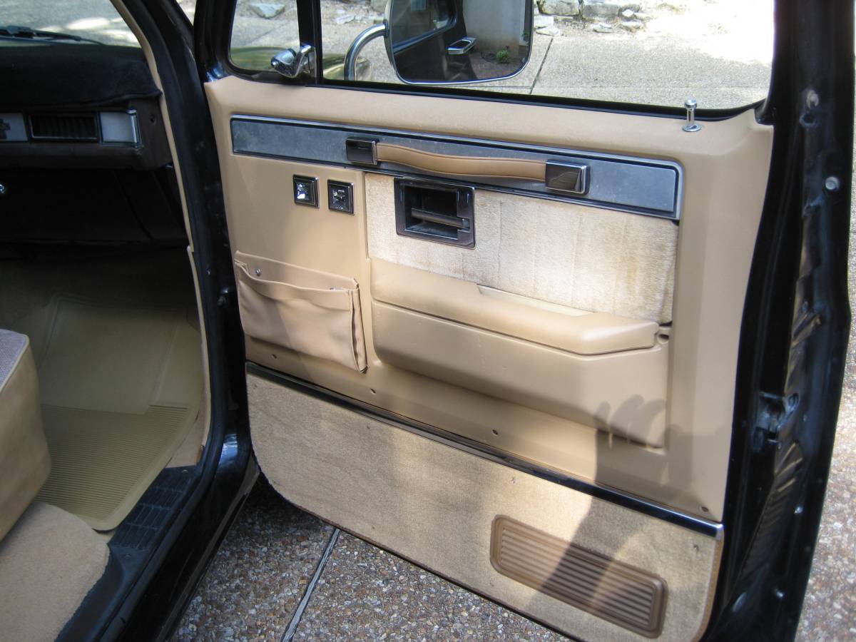 Chevrolet-silverado-1986-black-15