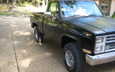 Chevrolet-silverado-1986-black-4