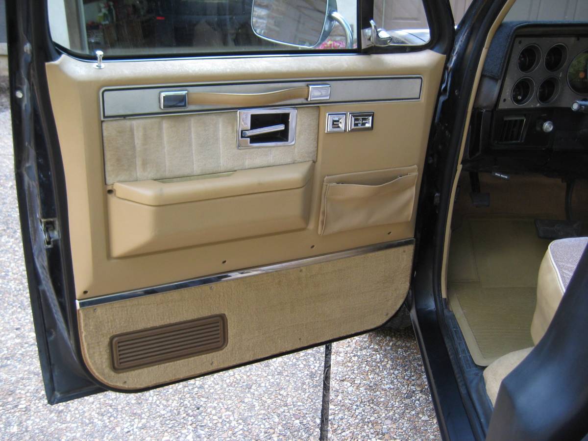 Chevrolet-silverado-1986-black-5