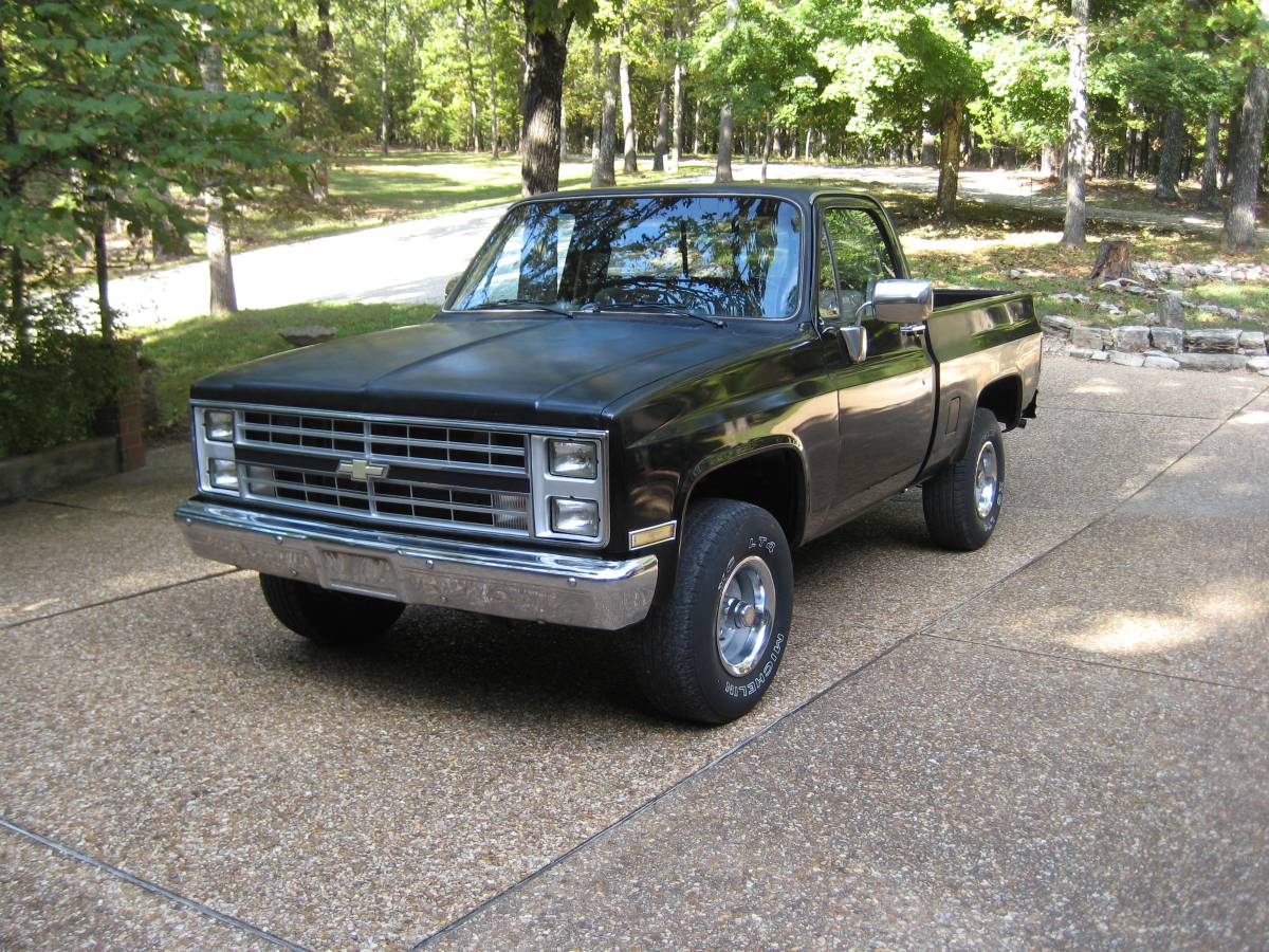 Chevrolet-silverado-1986-black