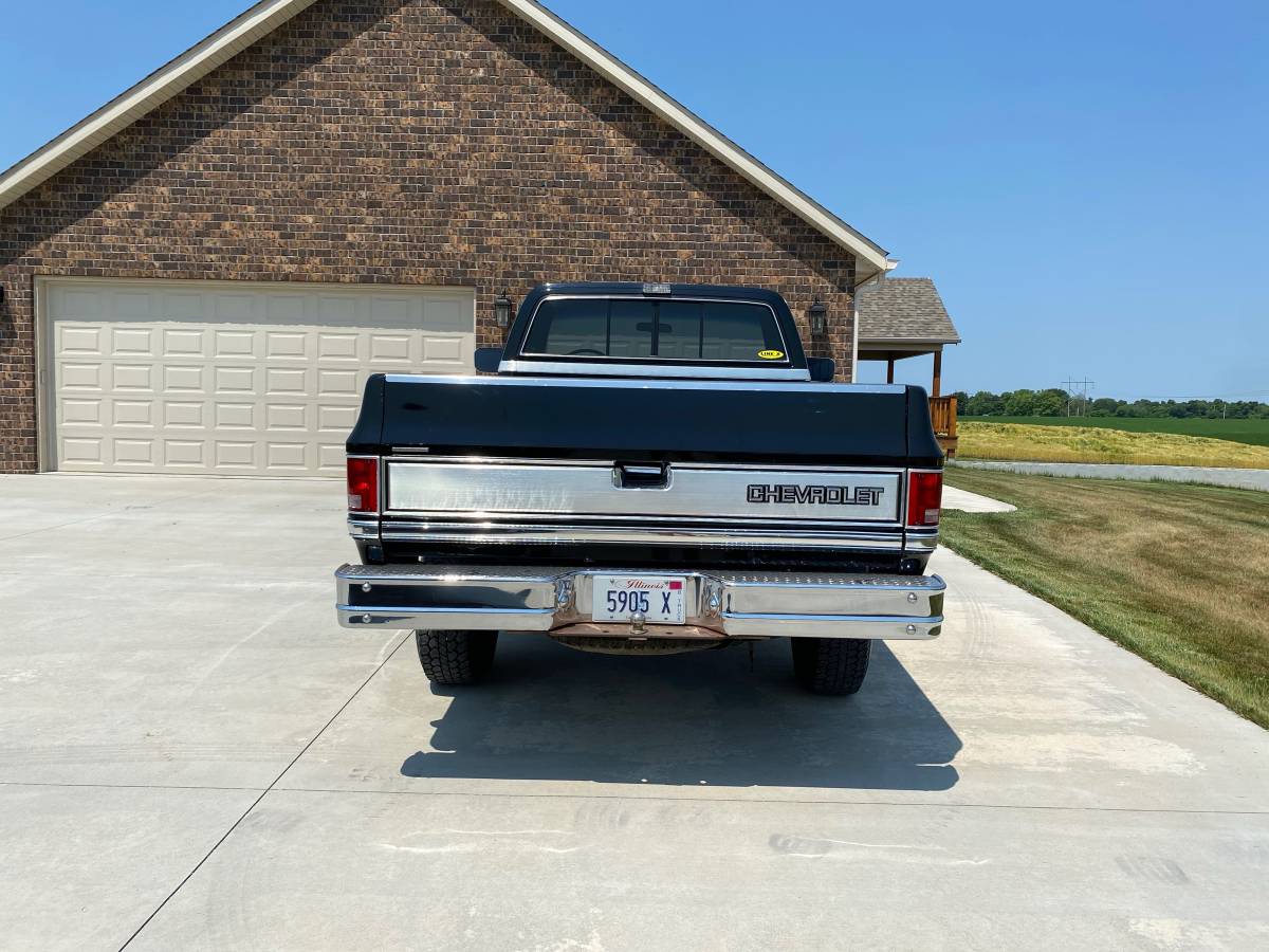 Chevrolet-silverado-1987-black-10