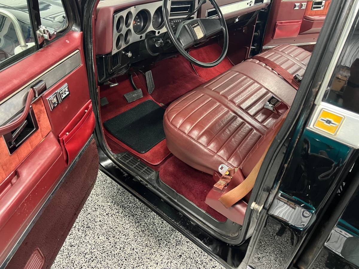 Chevrolet-silverado-1987-black-11