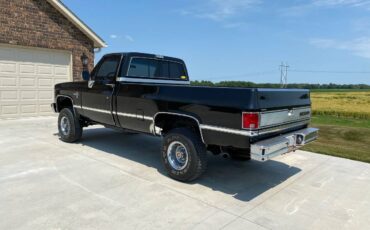 Chevrolet-silverado-1987-black-11