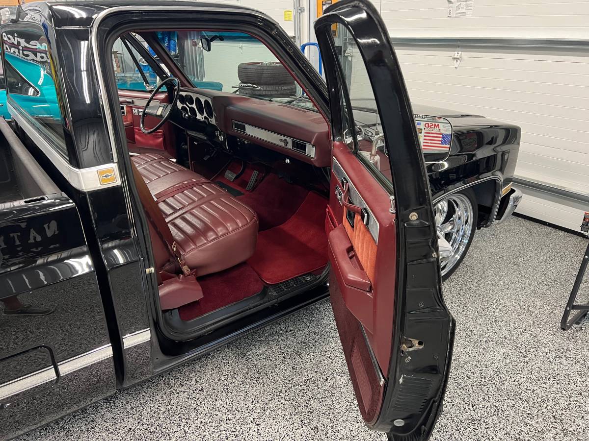Chevrolet-silverado-1987-black-17