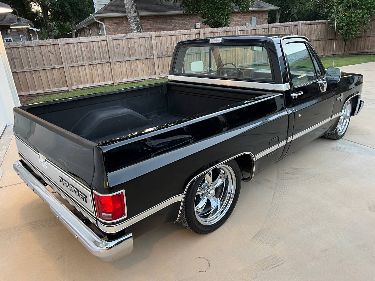 Chevrolet-silverado-1987-black-8