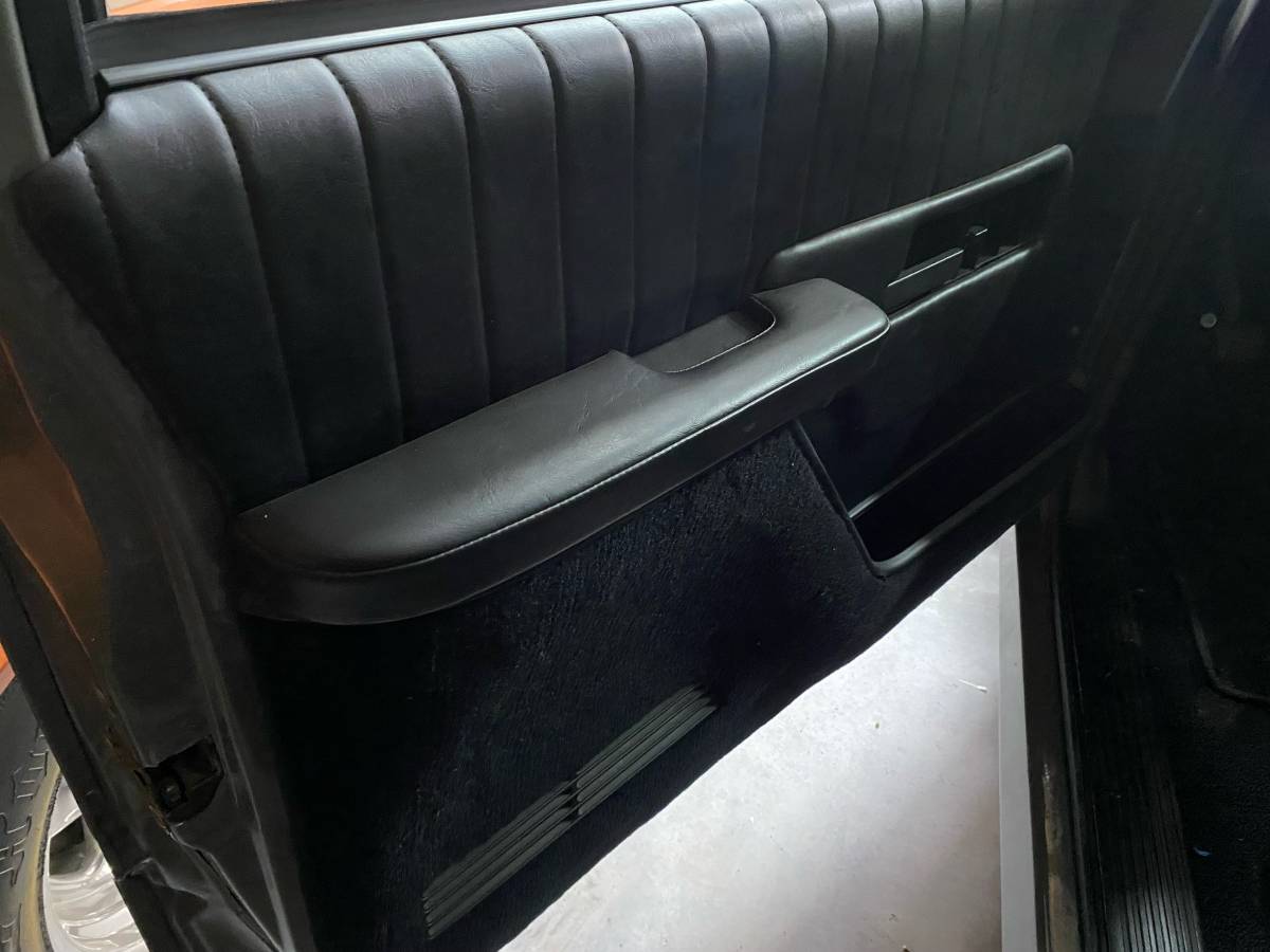 Chevrolet-silverado-1989-grey-4