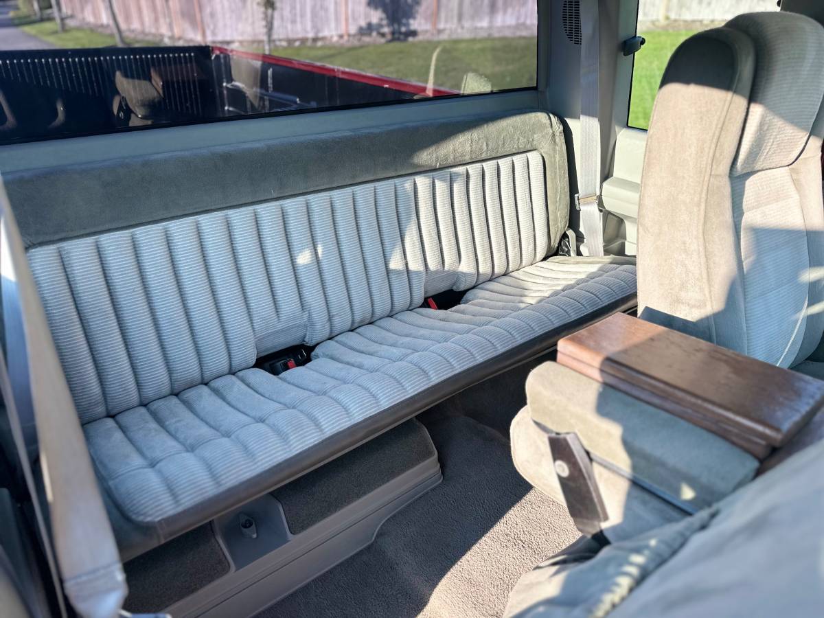 Chevrolet-silverado-2500-1993-red-16