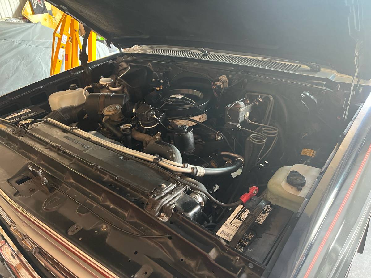 Chevrolet-silverado-2500-diesel-1987-10