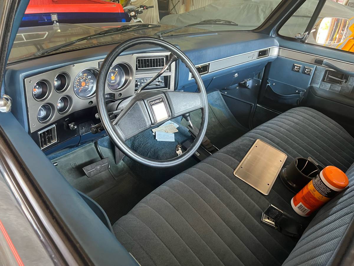 Chevrolet-silverado-2500-diesel-1987-7