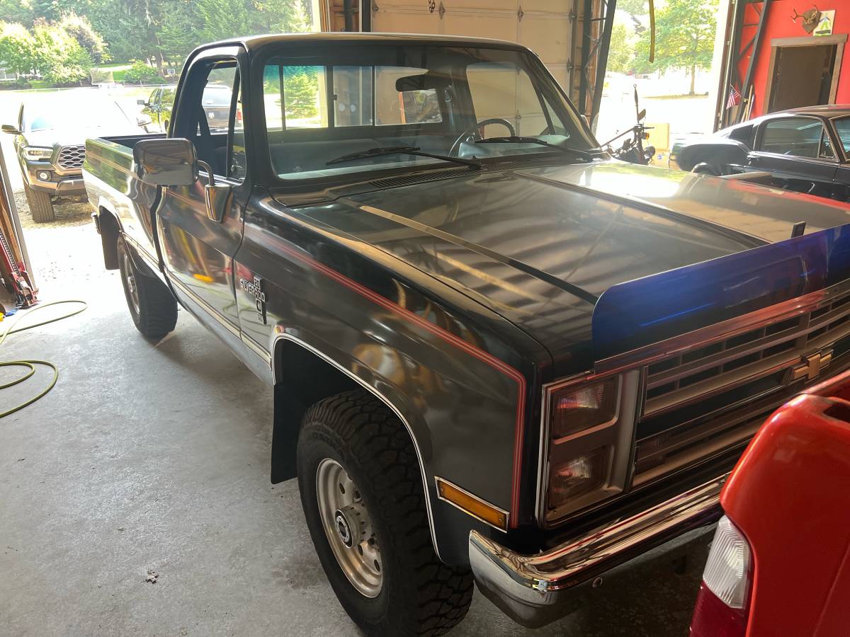 Chevrolet-silverado-2500-diesel-1987