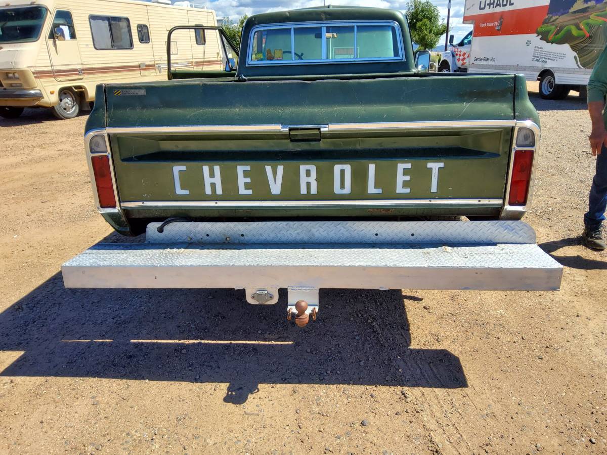 Chevrolet-silverado-2500hd-1971-green-13