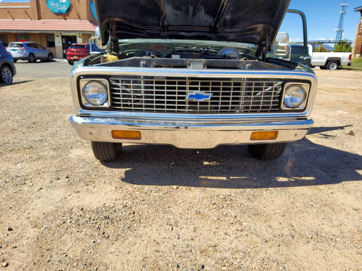 Chevrolet-silverado-2500hd-1971-green