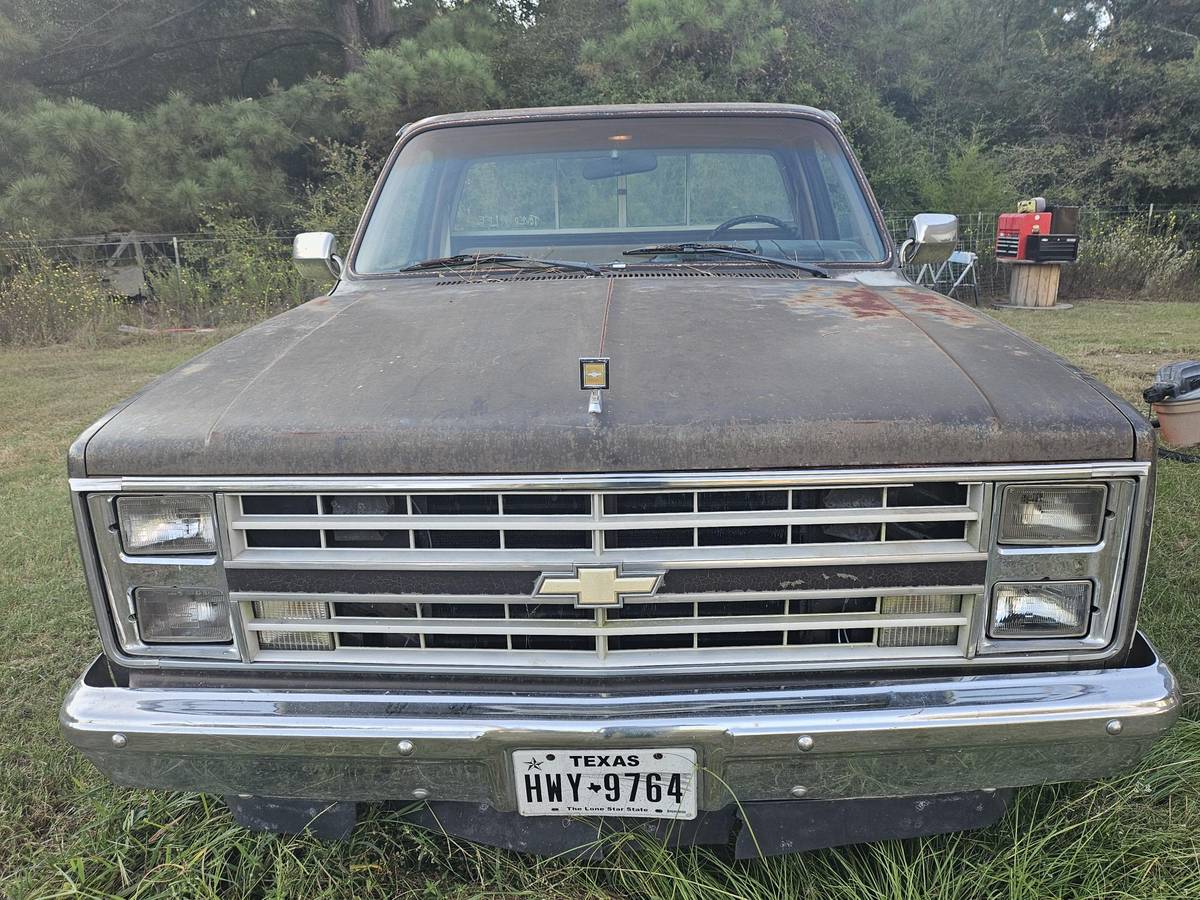 Chevrolet-silverado-c10-1986-brown