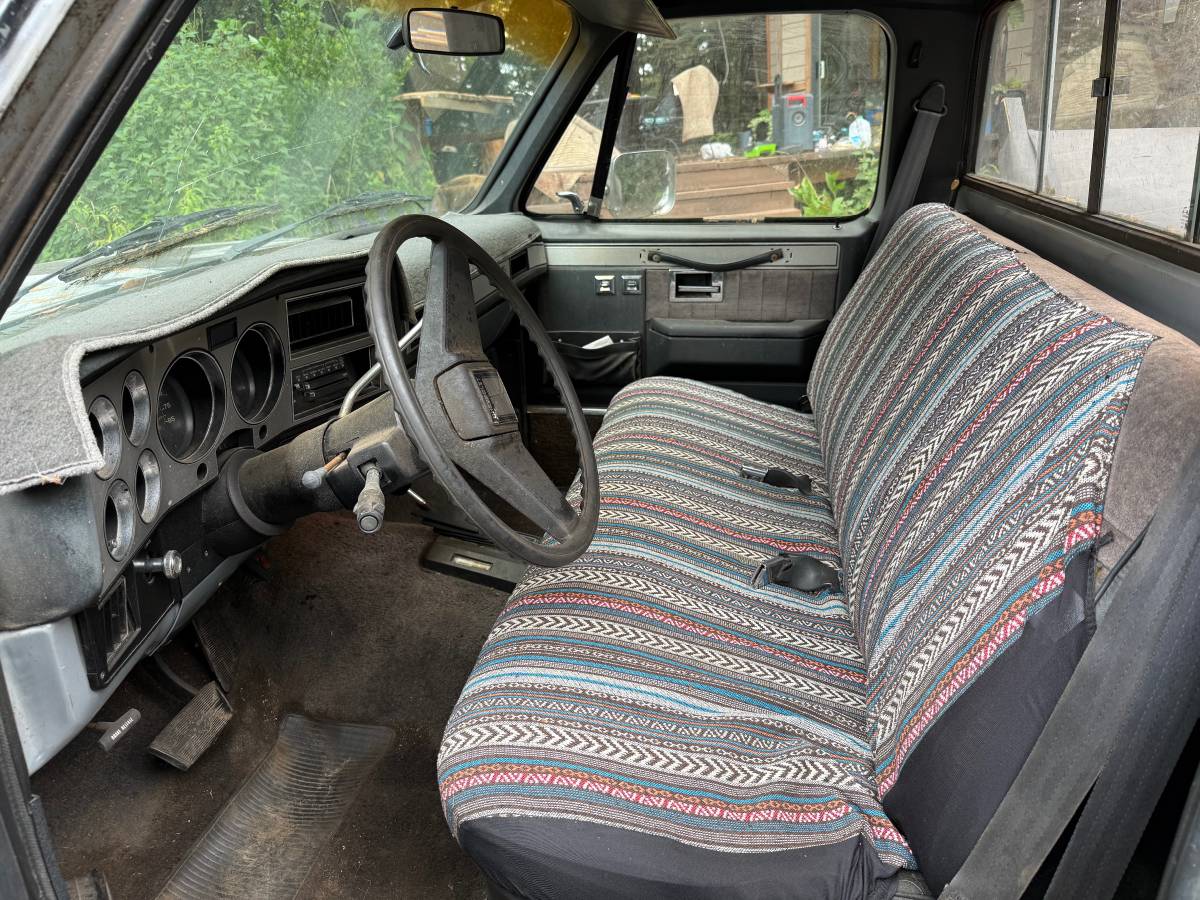 Chevrolet-silverado-k20-diesel-1984-3