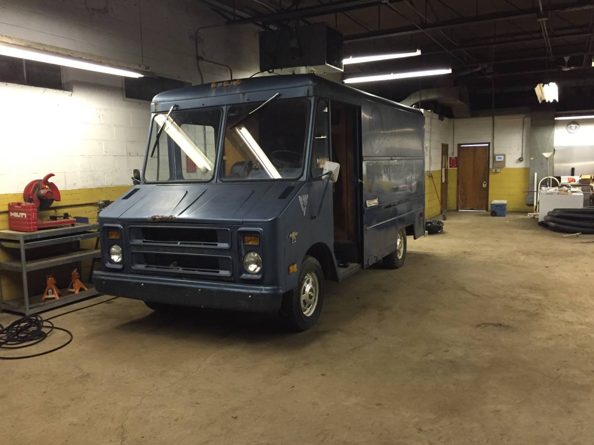 Chevrolet-step-van-1975-blue-1