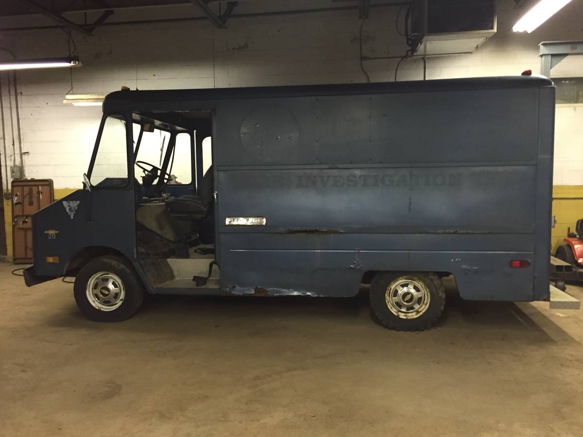 Chevrolet-step-van-1975-blue-2