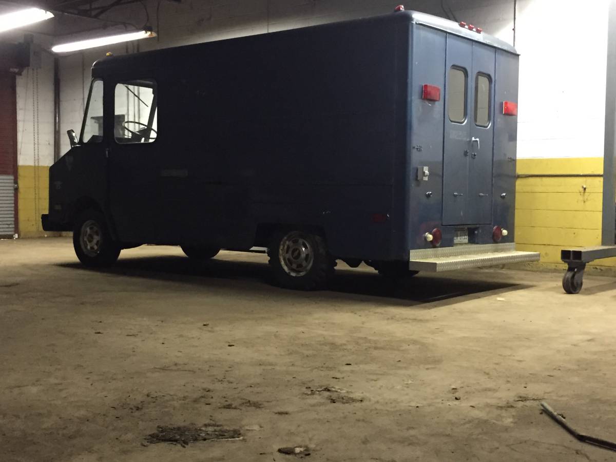 Chevrolet-step-van-1975-blue-3