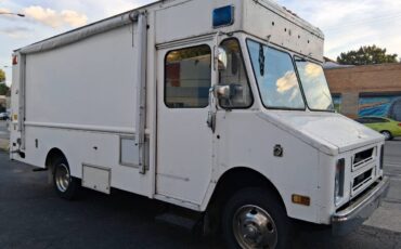 Chevrolet-step-van-30-1989-white-4