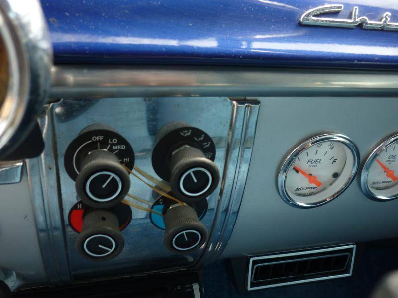 Chevrolet-styleline-1950-blue-19